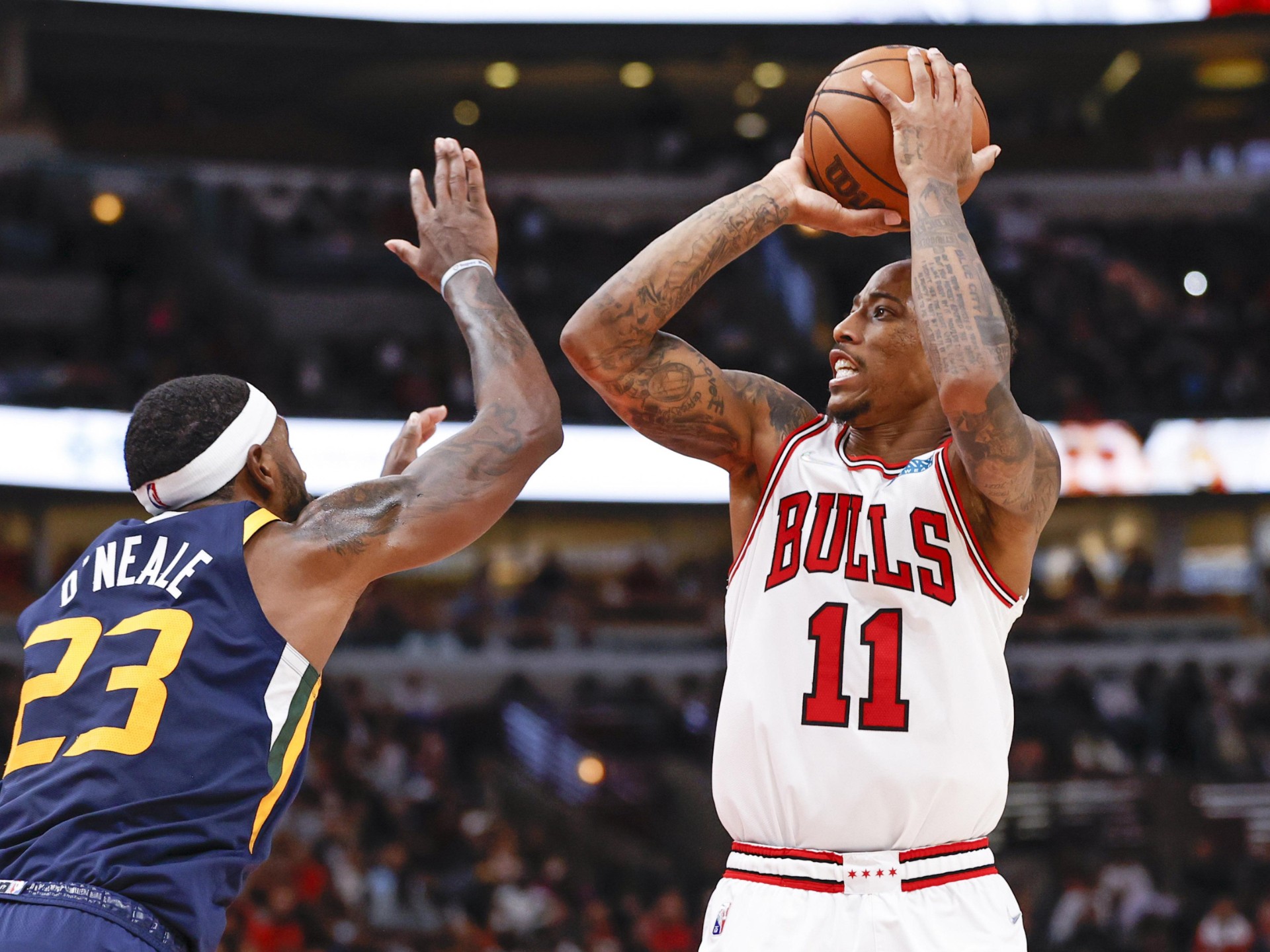 篮网逆转雄鹿，德罗赞高光表现