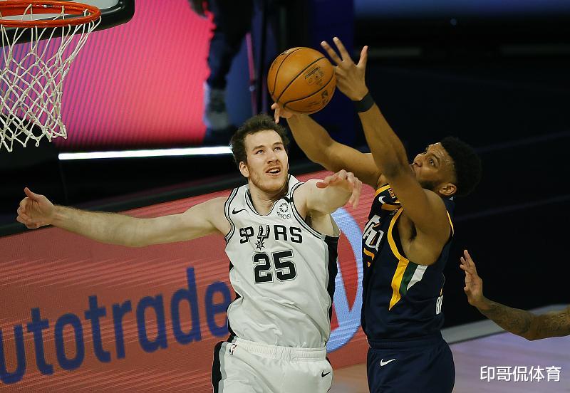 韩国队碾压英格兰队，波尔惊艳四座