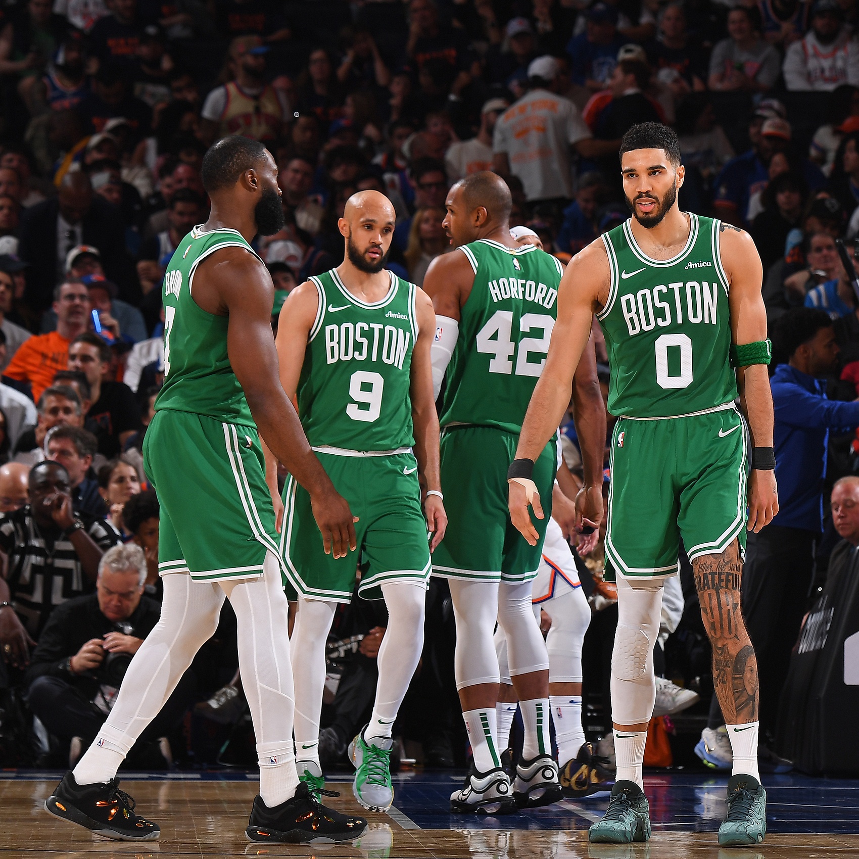 湖人绝杀尼克斯，塔图姆点燃赛场