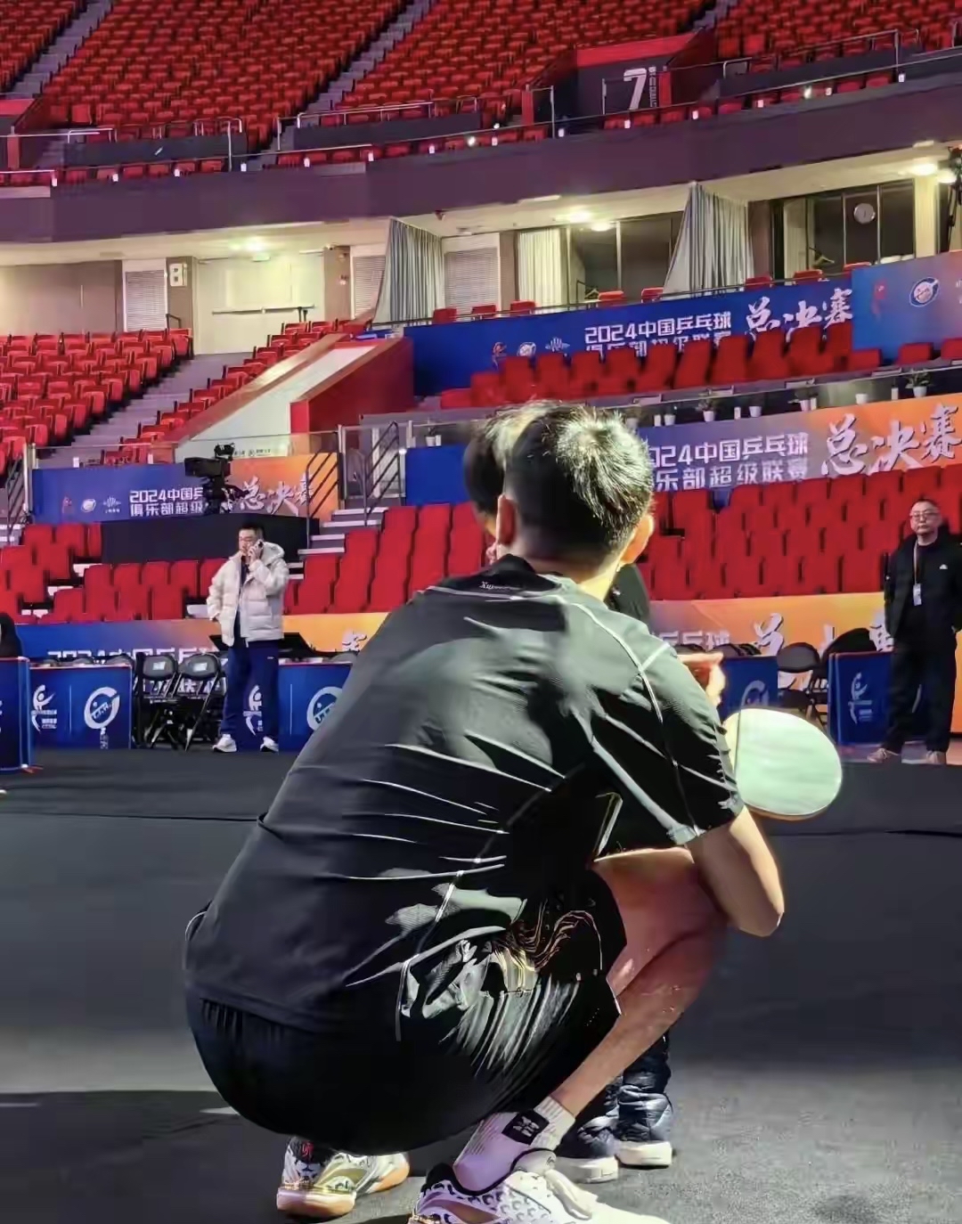 中国队鏖战英格兰队，许昕惊艳四座