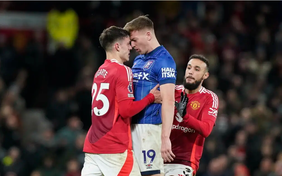 曼联鏖战罗马，拉什福德高光表现