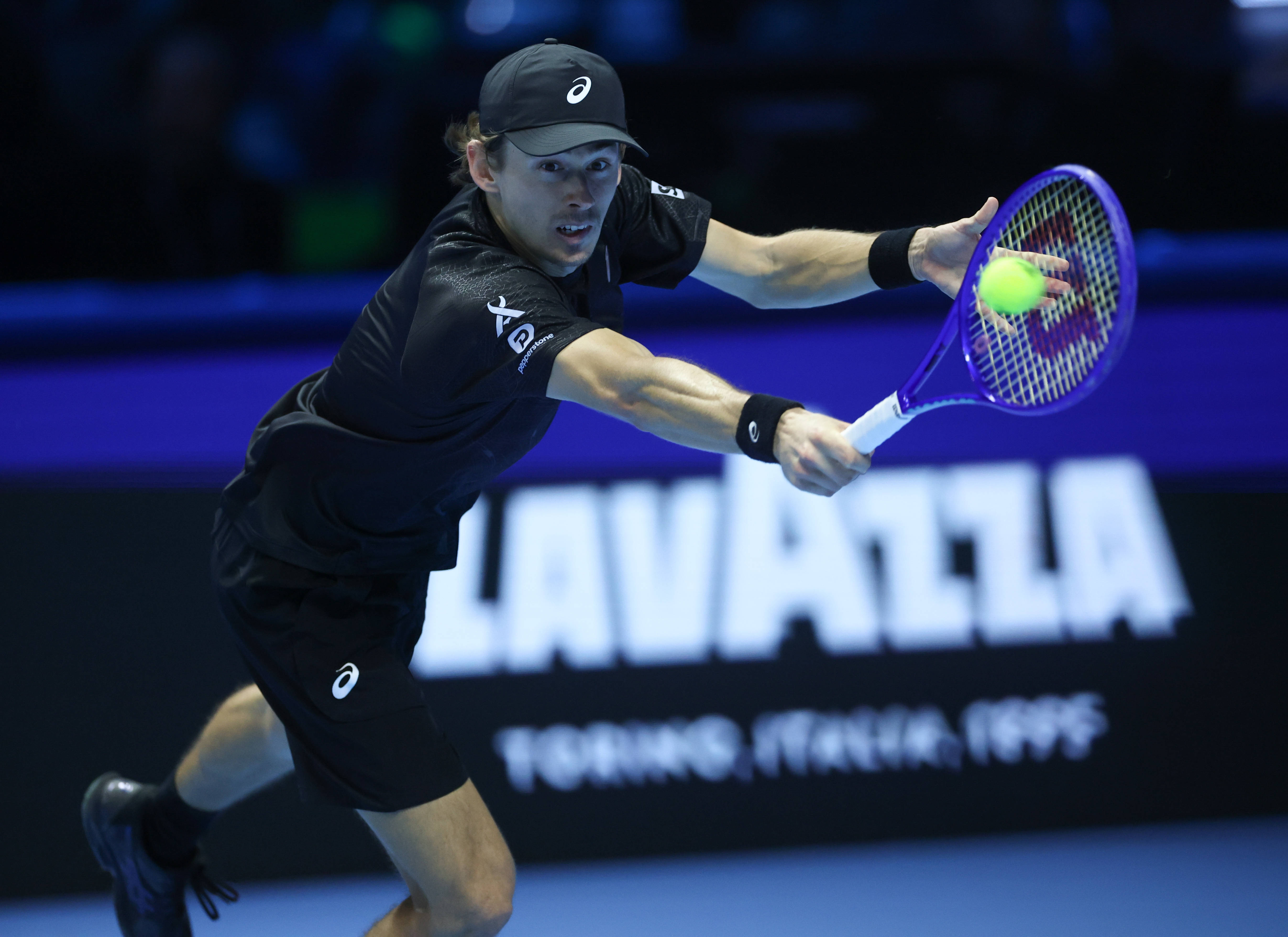 ATP总决赛翻盘澳网,辛纳关键制胜 ATP总决赛翻盘澳网,辛纳关键制胜