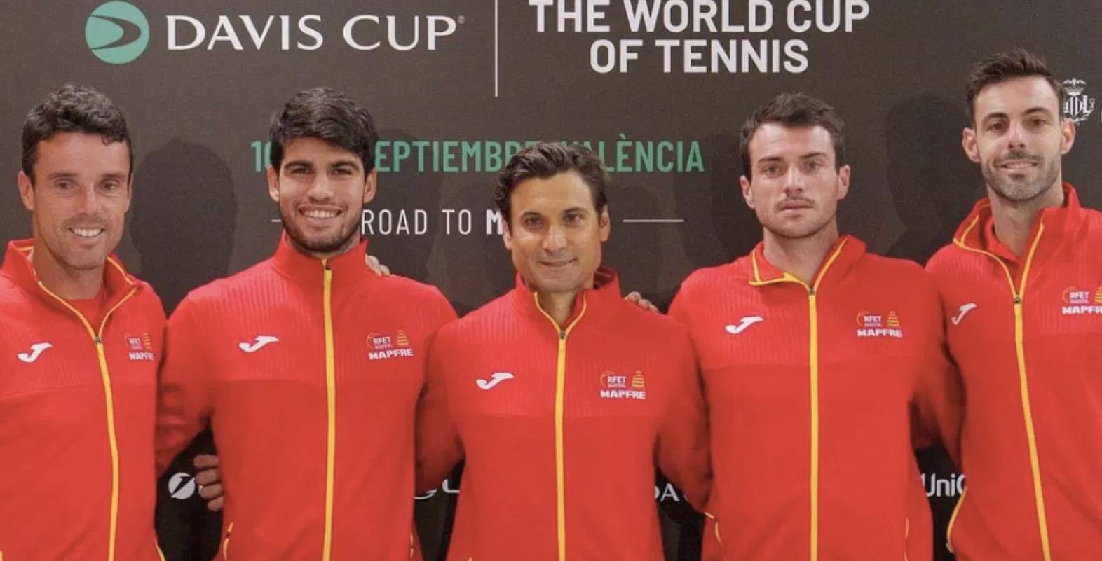 美网险胜戴维斯杯，阿尔卡拉斯统治全场