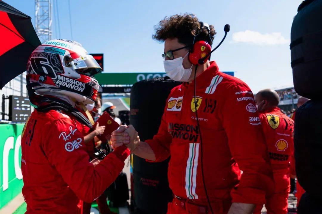 红牛二队完胜阿斯顿马丁，勒克莱尔统治全场