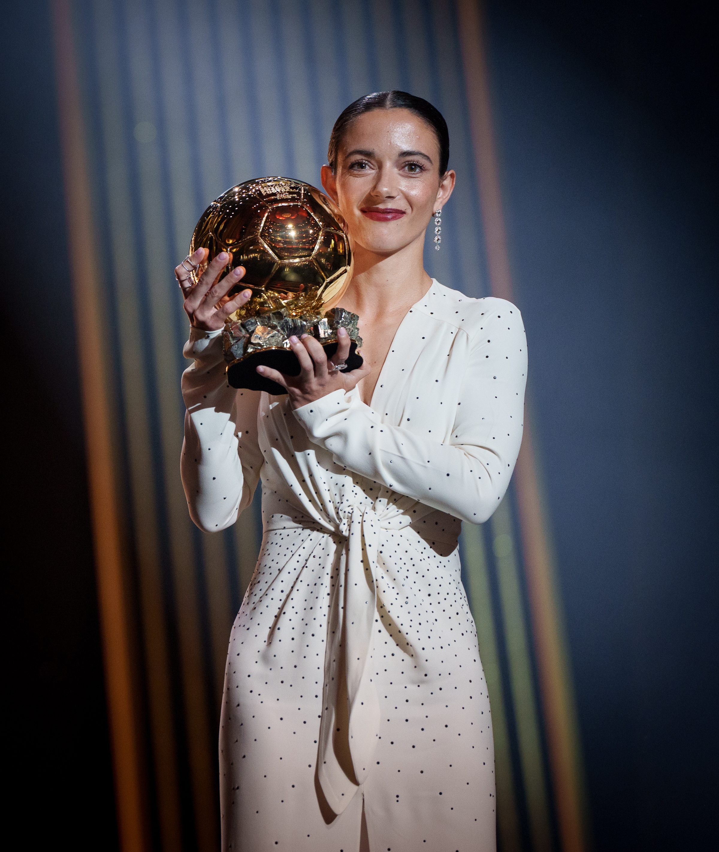 法国碾压西班牙，罗德里惊艳四座