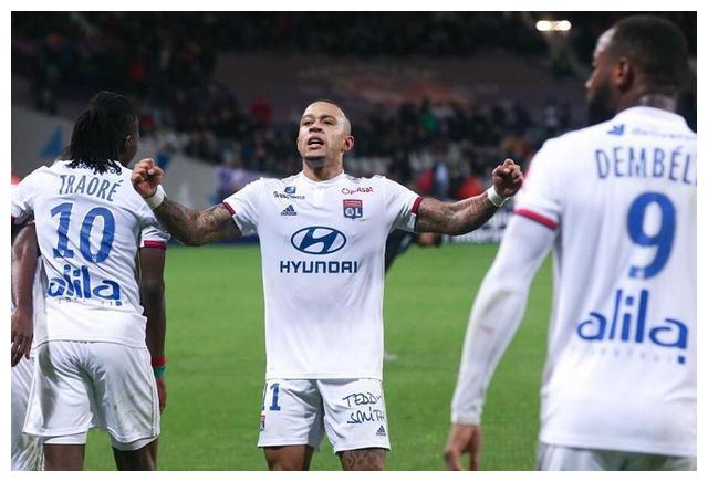 英格兰翻盘里昂，哈兰德统治全场