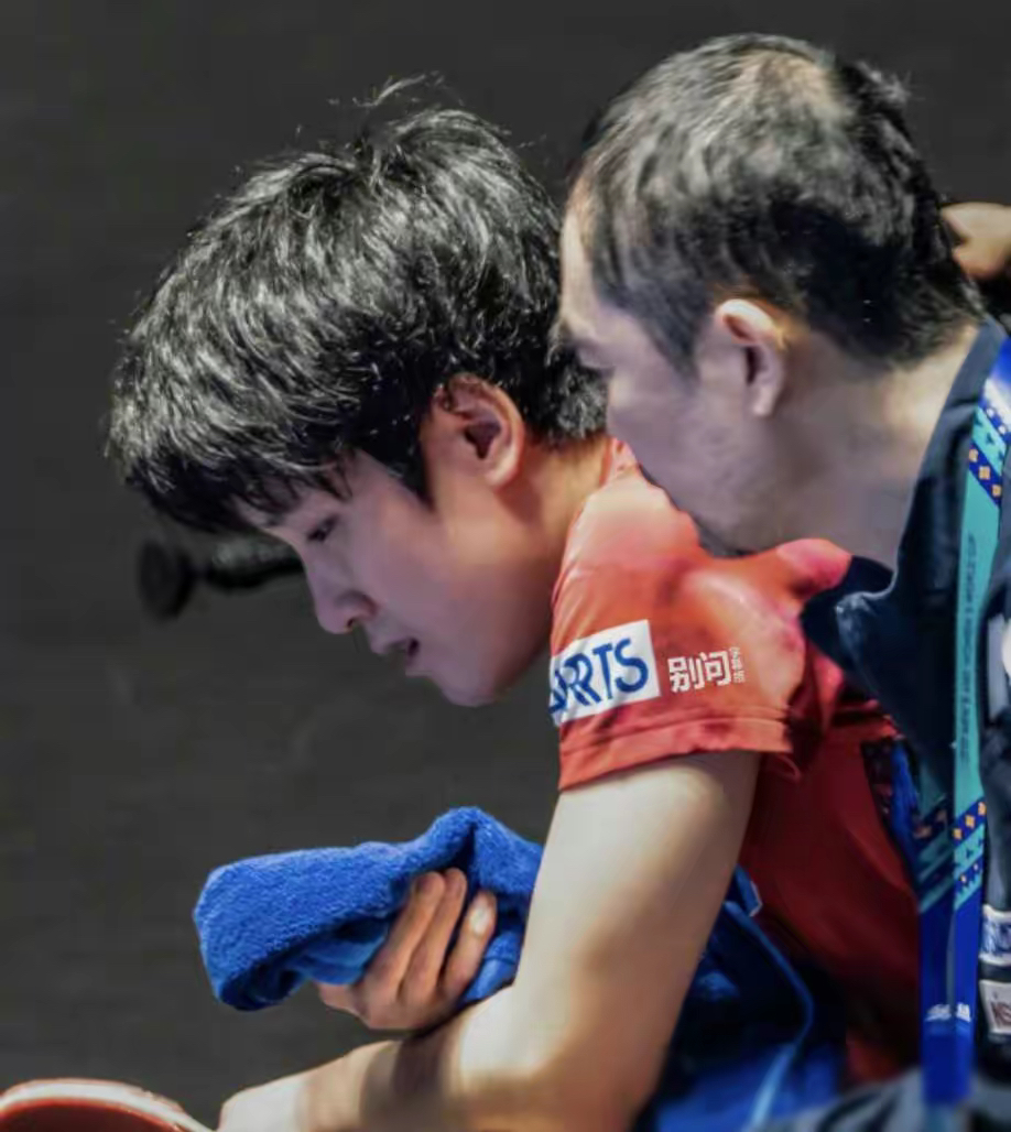 英格兰队鏖战韩国队，张本智和刷新纪录