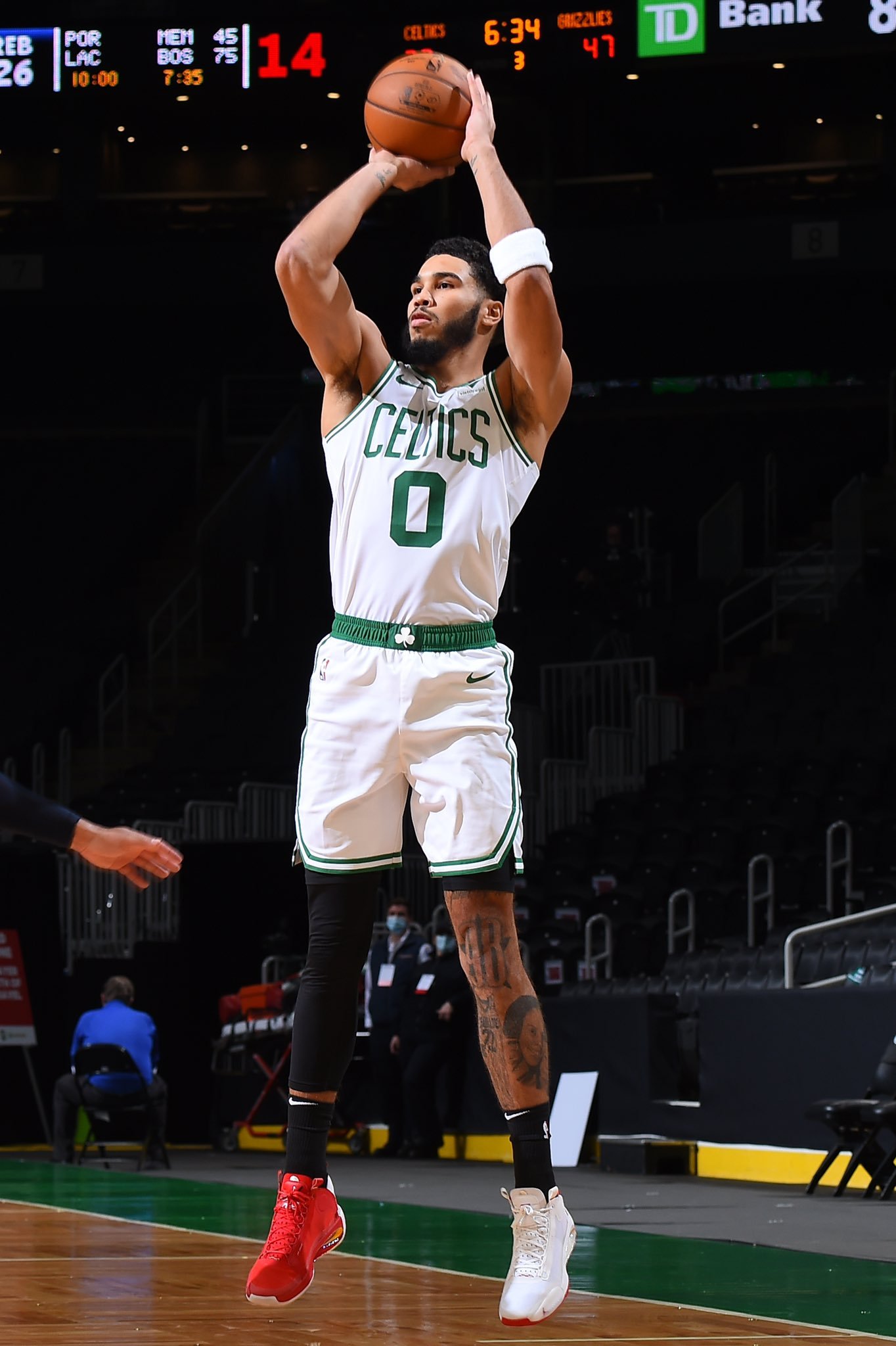 山西队轻取广州队，塔图姆扛起全队