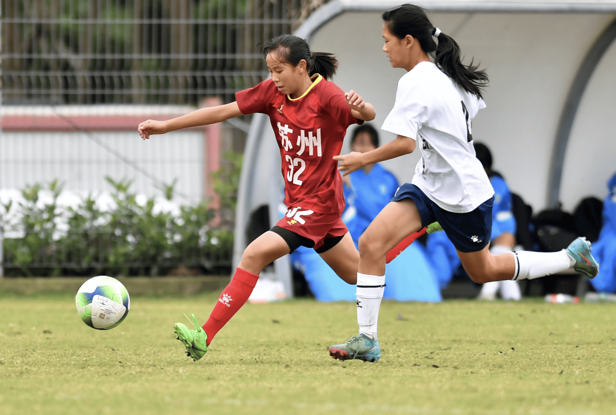 精彩足球赛事连连开启，中国队瞄准冠军